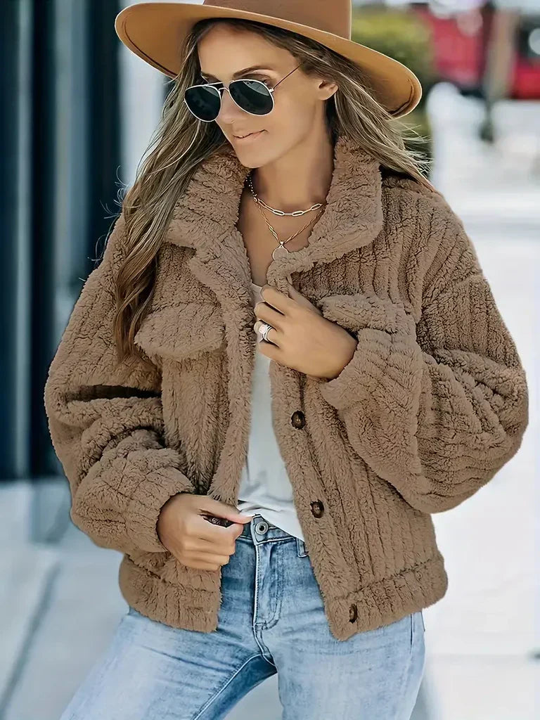 Ivy women’s fleece jacket with relaxed fit and soft texture, cozy winter outerwear