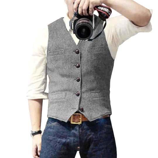 Parker men’s waistcoat with tailored fit and button closure, sleek formalwear layer