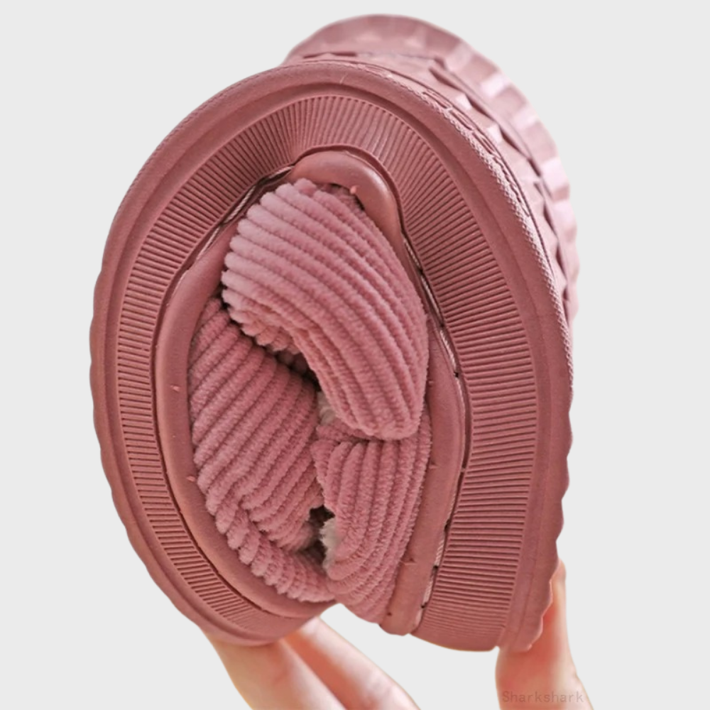Brisia women’s slippers – soft, warm, and elegant footwear designed for indoor comfort during the winter season.