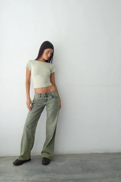 Norabel women’s low rise wide-leg jeans in soft structured denim – early 2000s urban style