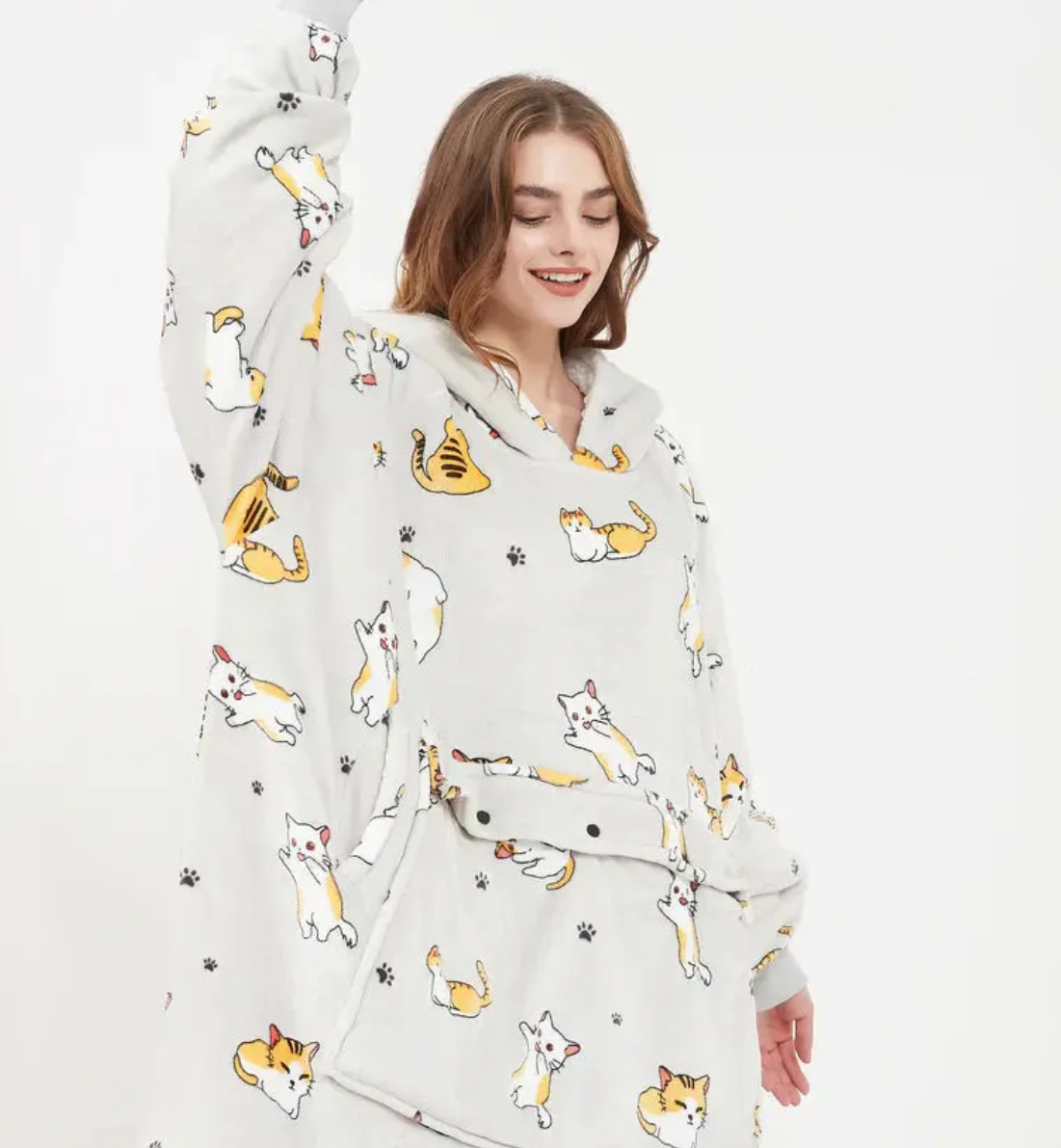 Elida women’s oversized hoodie for cold days in casual winter style