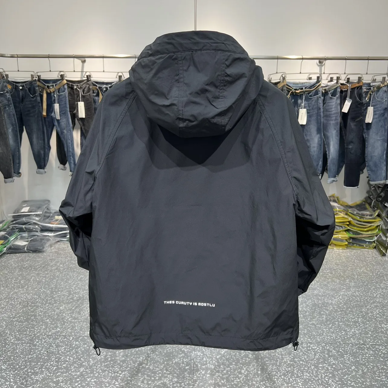 Ewan men’s lightweight windbreaker jacket with hood – casual outerwear for everyday and outdoor use