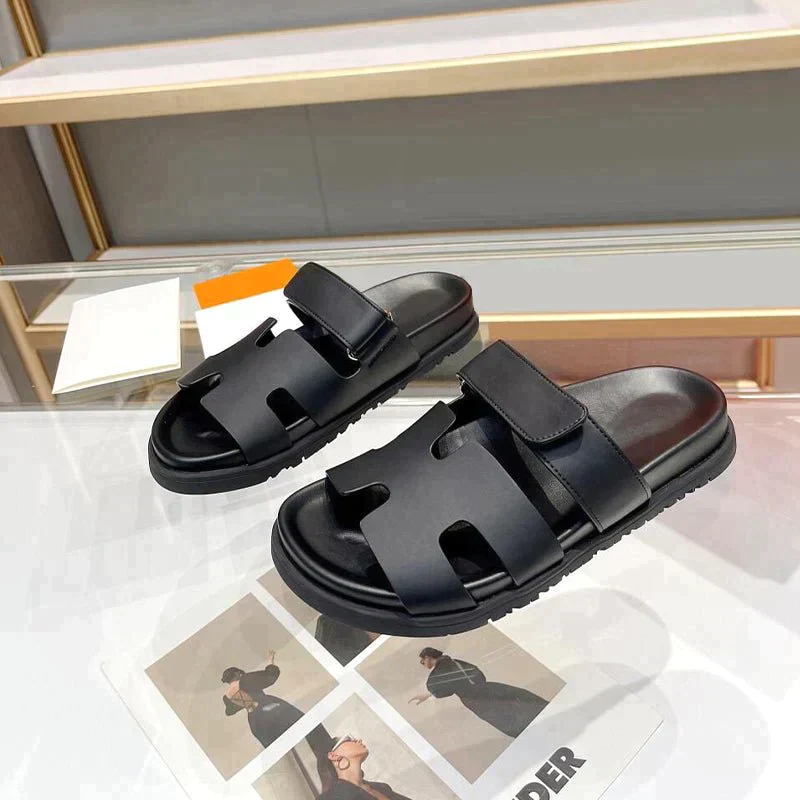 Clarissa comfortable women's sandals in a minimalist style with cushioned soles.