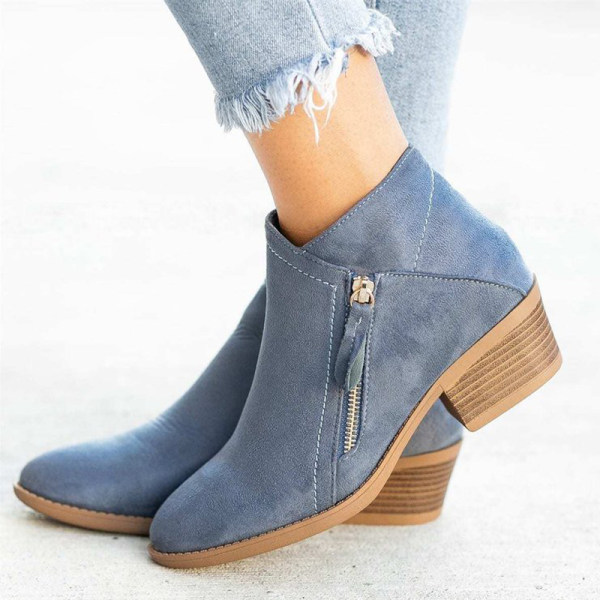 Esme women’s low-heeled ankle boots in minimalist design with ankle fit