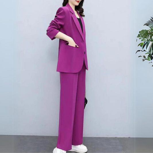 Selwyn sophisticated women’s suit with tailored fit and breathable microfiber fabric