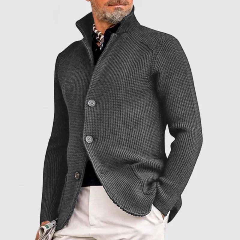 The Sebastian blazer is defined by its functional details, including subtle pockets, a classic button closure, and structured lapels. The soft, breathable knit material offers a comfortable fit, making it ideal for creating adaptable outfits that can be styled to suit your mood. Pair it with your favorite jeans or chinos for a clean, contemporary silhouette.