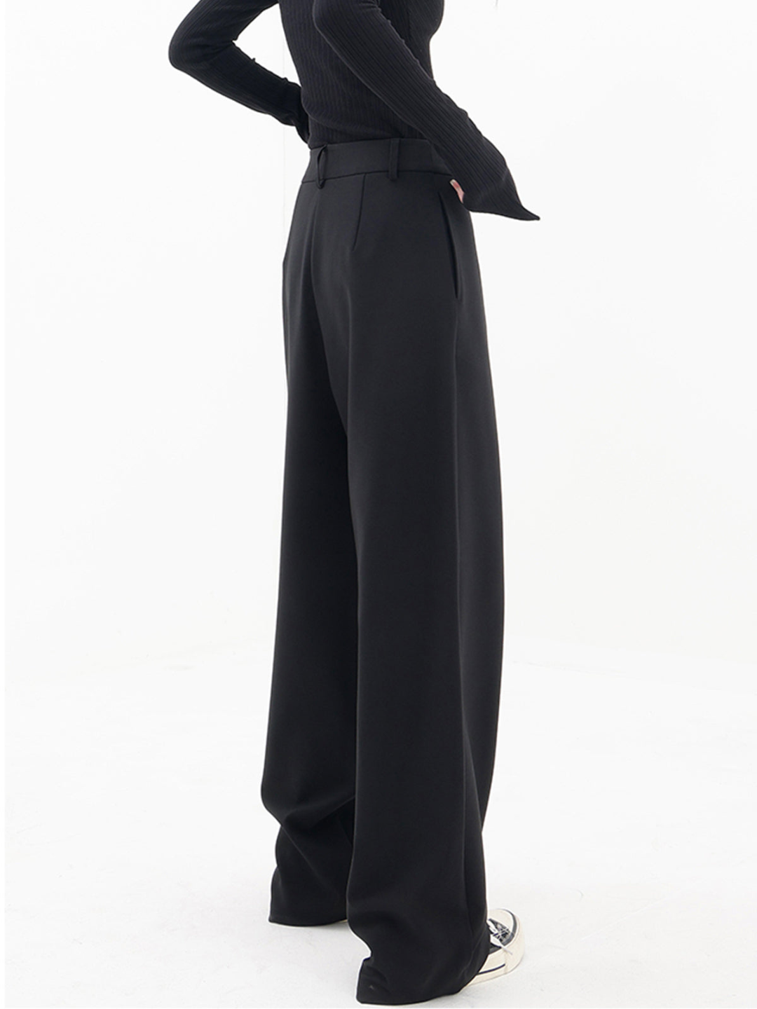 Women’s wide-leg crossed front trousers in breathable fabric – Maribel