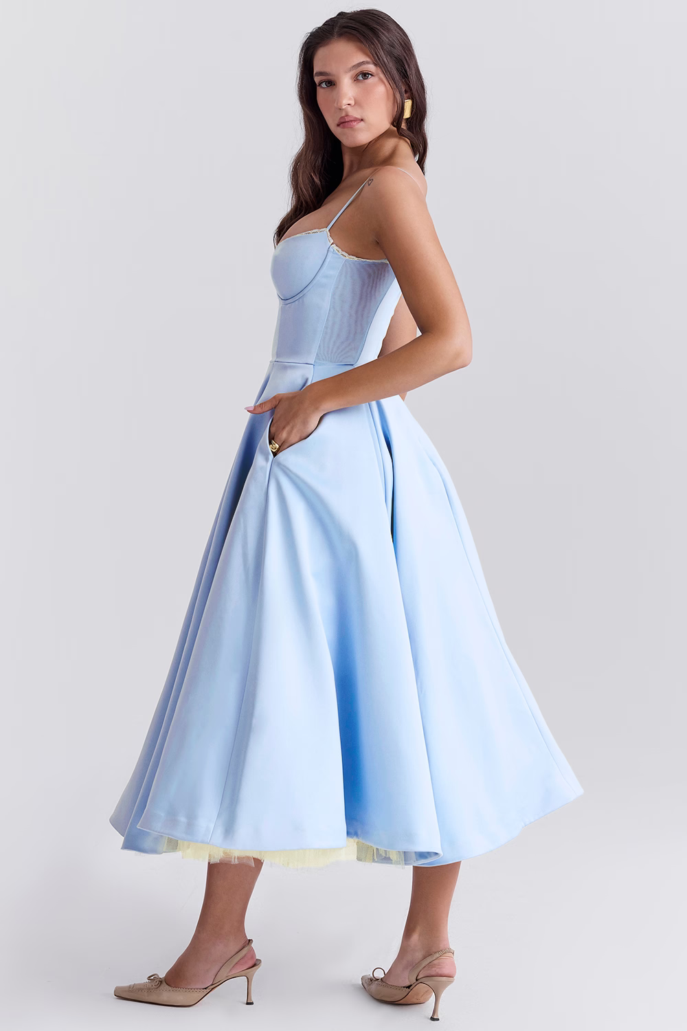 Juliet chic midi dress for women, featuring thin straps and an elegant tulle overlay, creating a flowing silhouette.