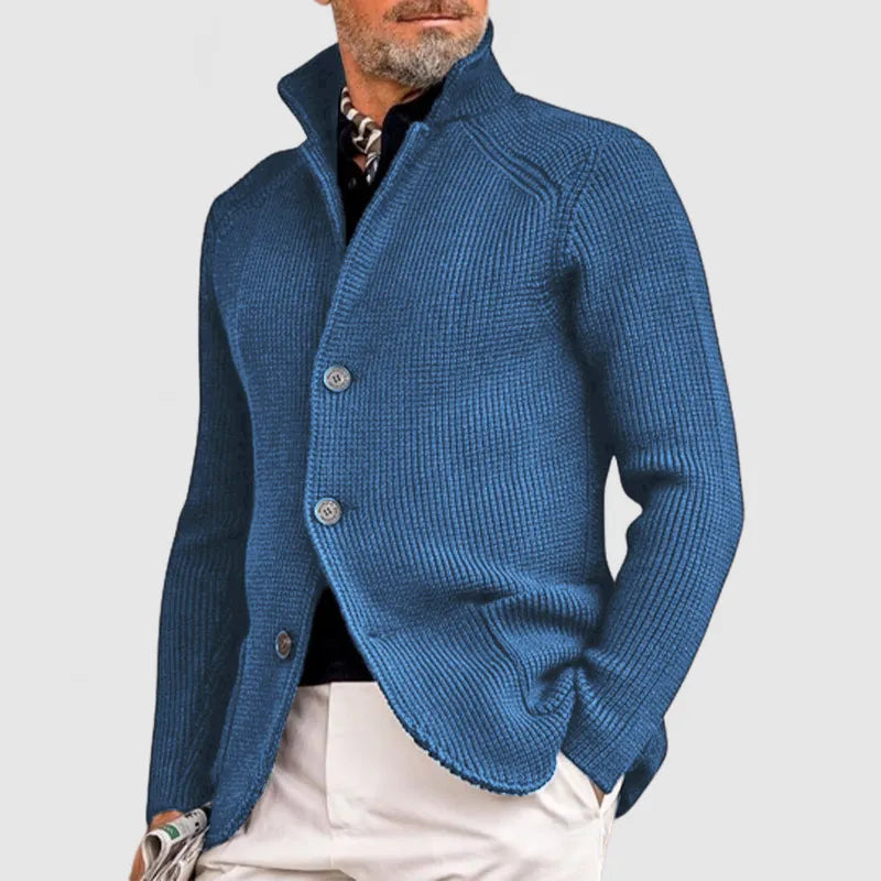The Sebastian blazer is defined by its functional details, including subtle pockets, a classic button closure, and structured lapels. The soft, breathable knit material offers a comfortable fit, making it ideal for creating adaptable outfits that can be styled to suit your mood. Pair it with your favorite jeans or chinos for a clean, contemporary silhouette.