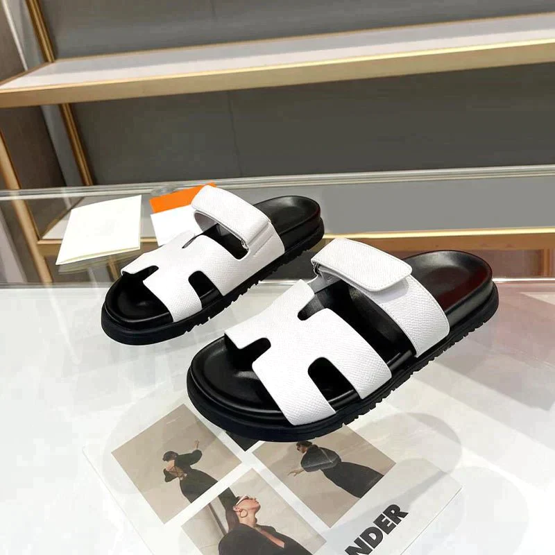 Clarissa comfortable women's sandals in a minimalist style with cushioned soles.