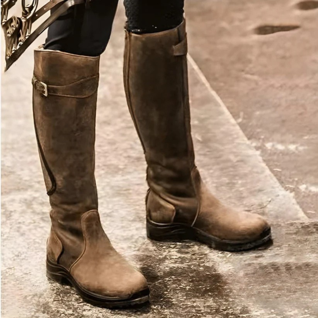 Talia high boots for women with a timeless feminine style and a structured, chunky sole.