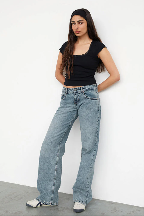 Norabel women’s low rise wide-leg jeans in soft structured denim – early 2000s urban style