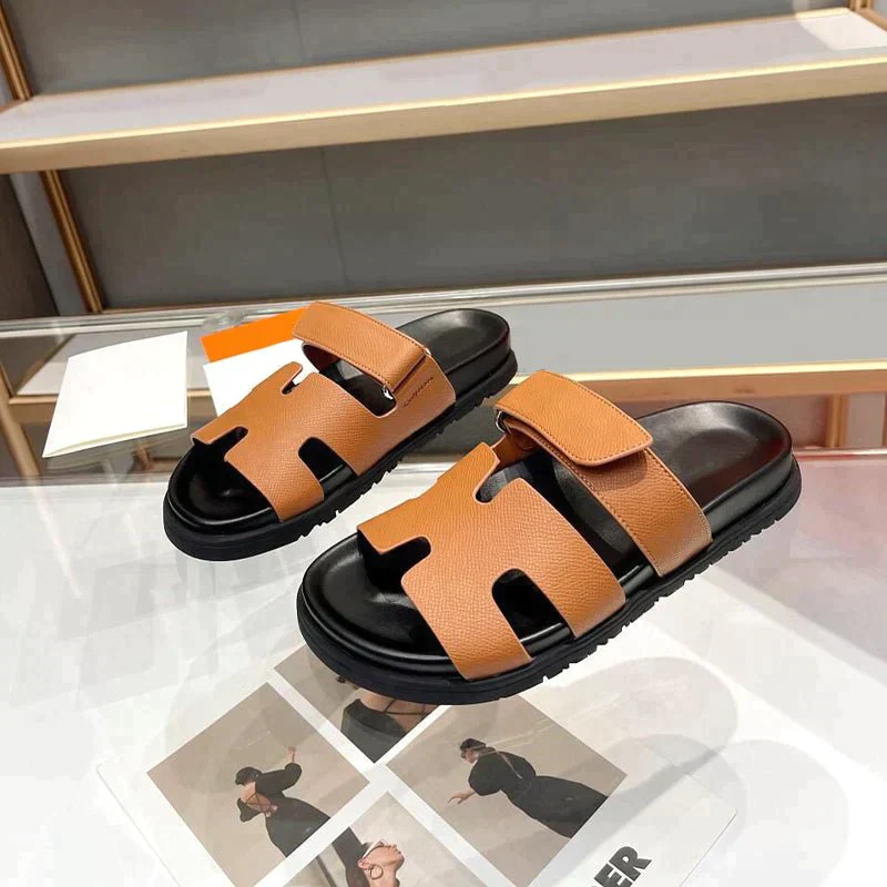 Clarissa comfortable women's sandals in a minimalist style with cushioned soles.