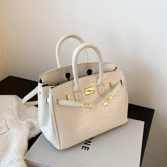 Arden women’s casual bag with spacious interior and comfortable straps, versatile everyday accessory