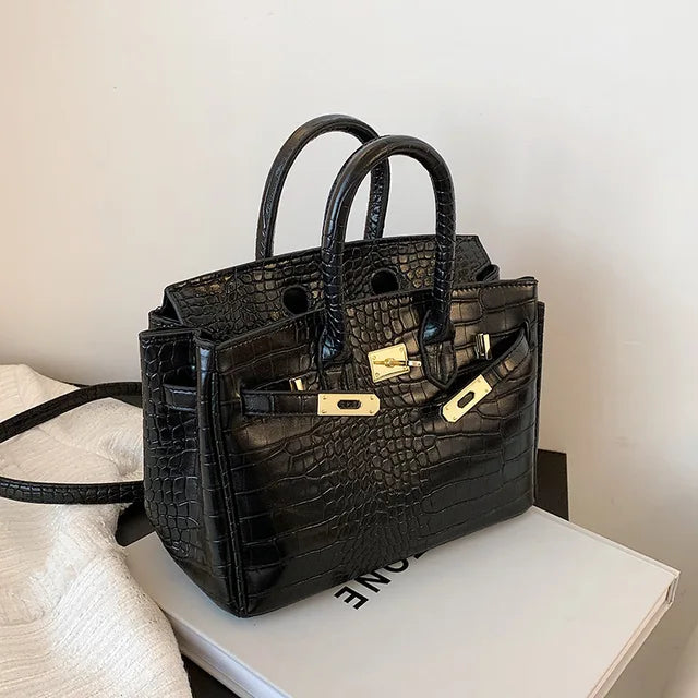 Arden women’s casual bag with spacious interior and comfortable straps, versatile everyday accessory
