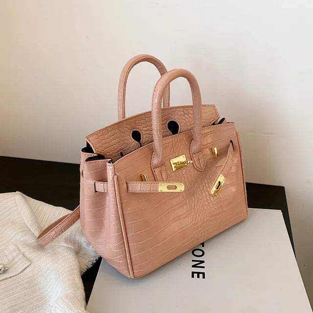 Arden women’s casual bag with spacious interior and comfortable straps, versatile everyday accessory