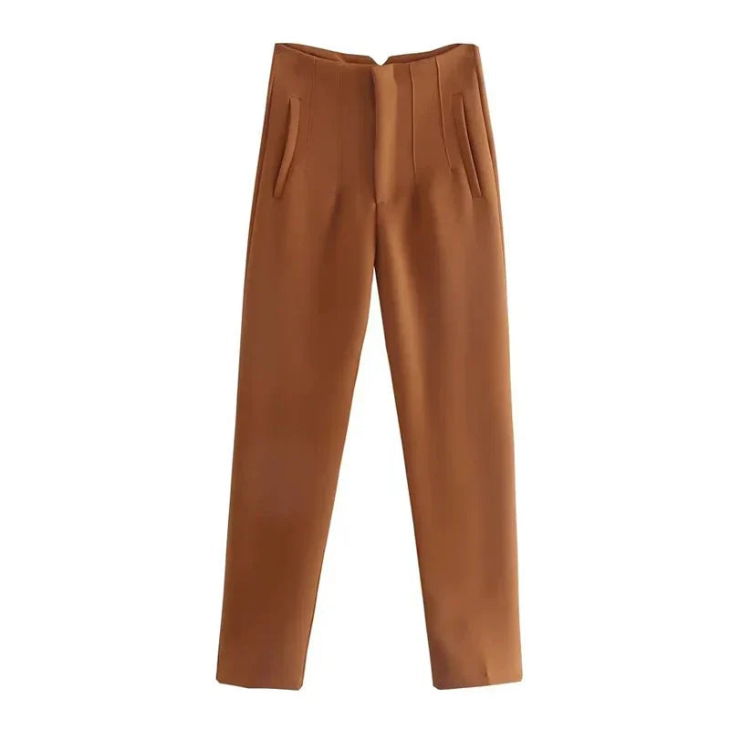 Audrey high-waisted elegant pants with a fitted silhouette and structured design, showcasing a refined look.