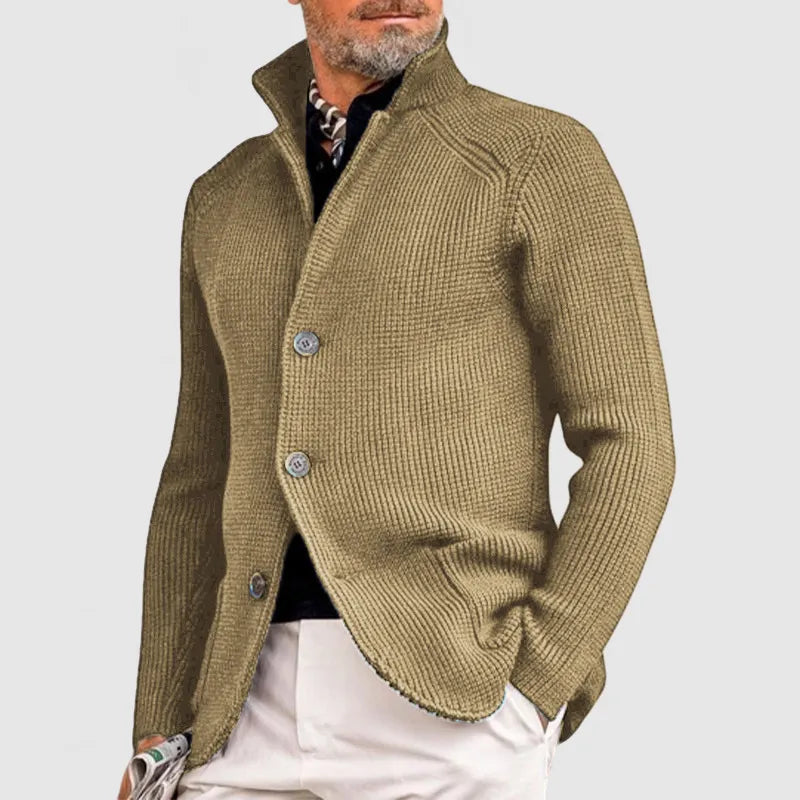 The Sebastian blazer is defined by its functional details, including subtle pockets, a classic button closure, and structured lapels. The soft, breathable knit material offers a comfortable fit, making it ideal for creating adaptable outfits that can be styled to suit your mood. Pair it with your favorite jeans or chinos for a clean, contemporary silhouette.