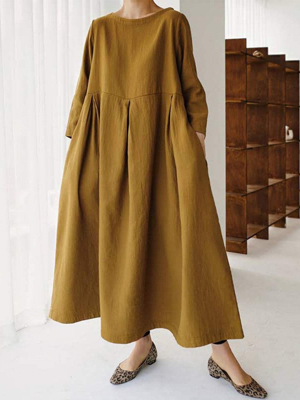 Amara oversized long women’s dress with flowing cut and side pockets