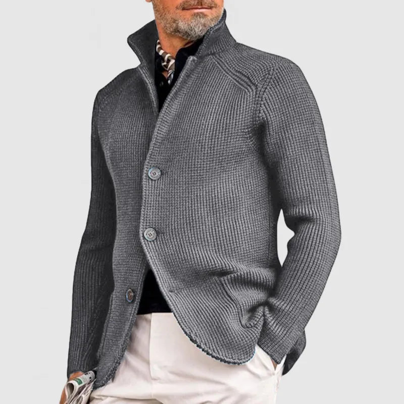 The Sebastian blazer is defined by its functional details, including subtle pockets, a classic button closure, and structured lapels. The soft, breathable knit material offers a comfortable fit, making it ideal for creating adaptable outfits that can be styled to suit your mood. Pair it with your favorite jeans or chinos for a clean, contemporary silhouette.