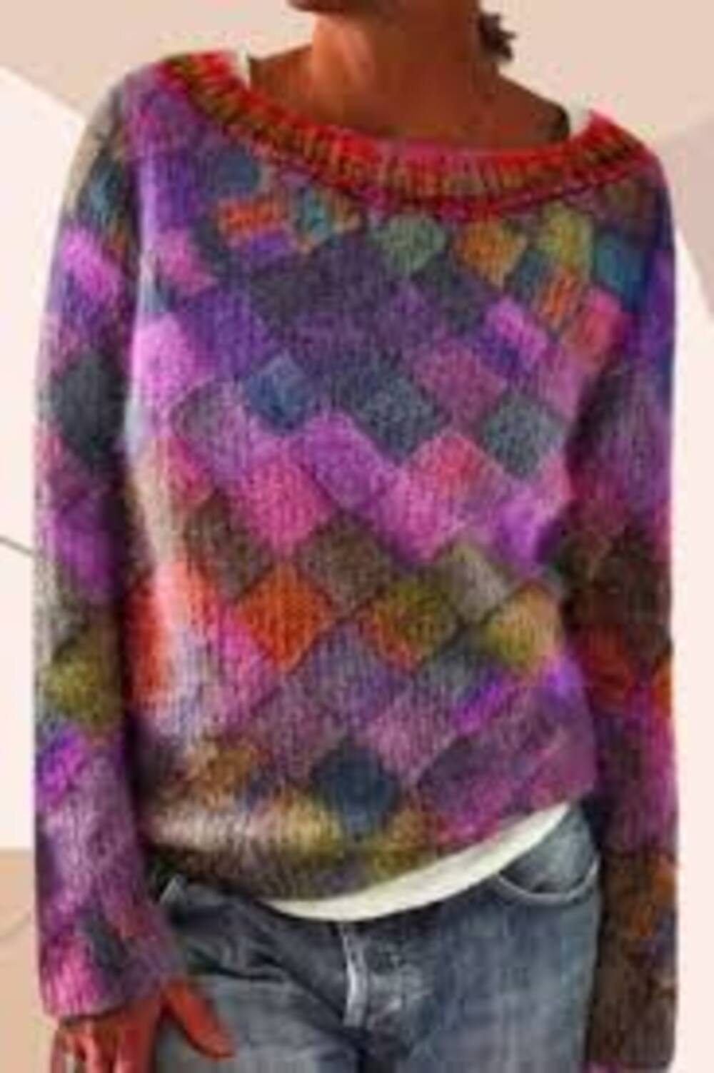 Aurelia women’s sweater with diamond-patterned knit and oval neckline, soft and versatile