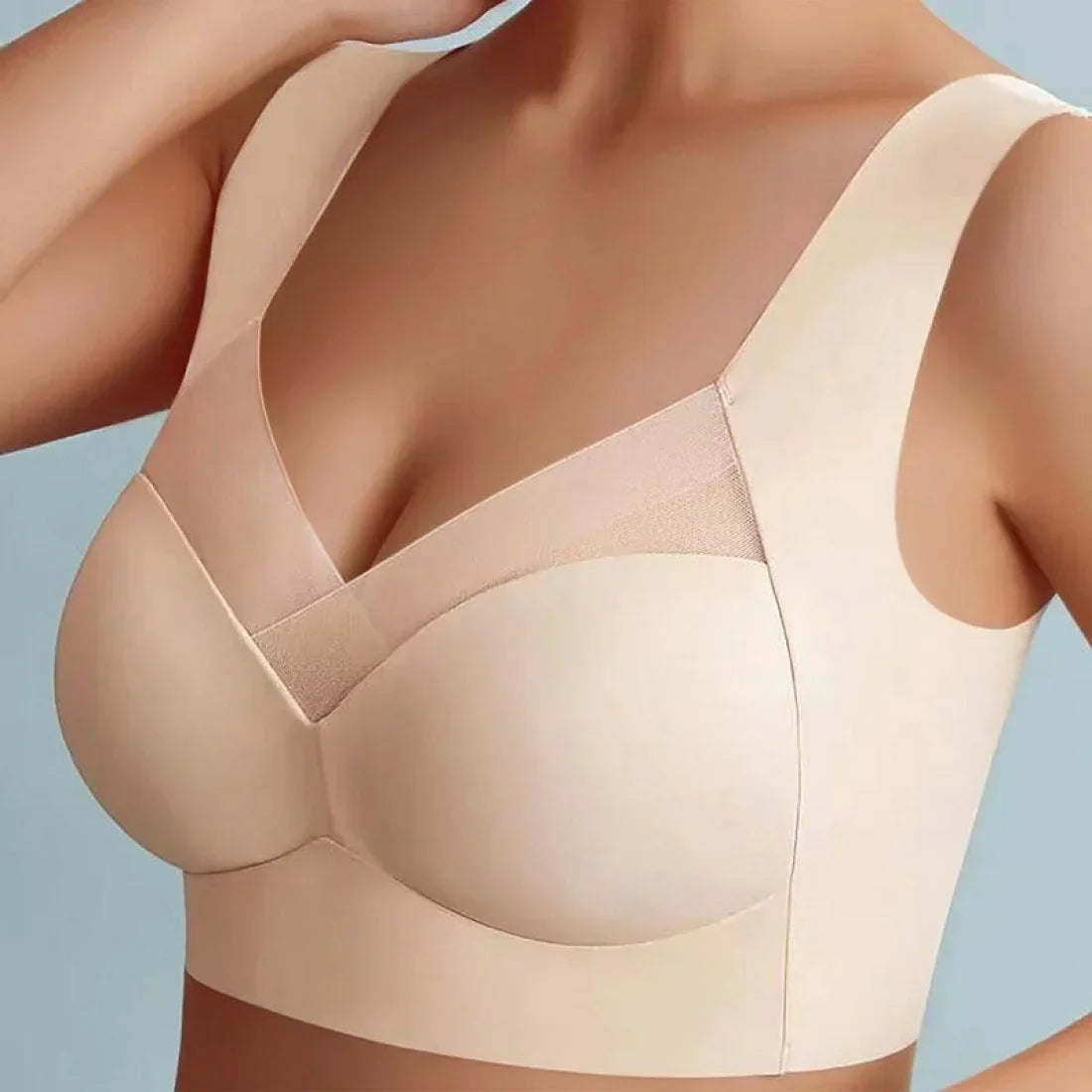 Women’s elegant push-up bra with adjustable straps and molded cups – Ameline