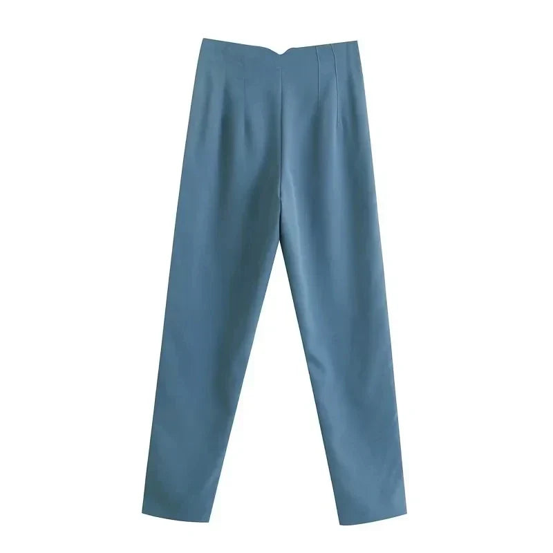 Audrey high-waisted elegant pants with a fitted silhouette and structured design, showcasing a refined look.