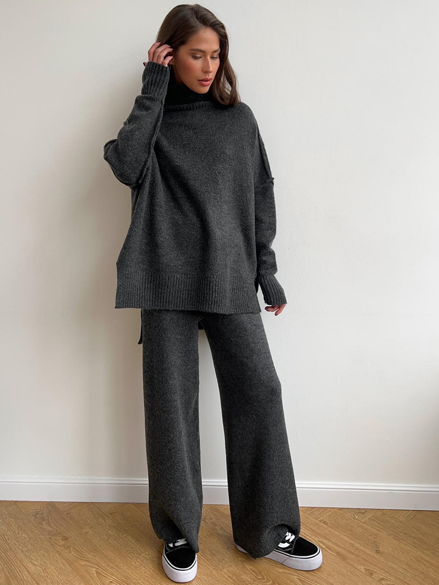 Talia women’s two-piece set with high-neck top and flowy trousers, comfortable and elegant daily outfit