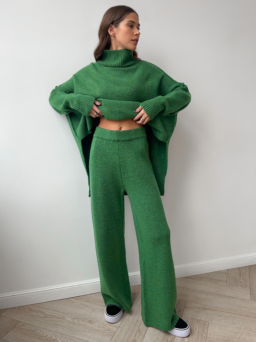 Talia women’s two-piece set with high-neck top and flowy trousers, comfortable and elegant daily outfit