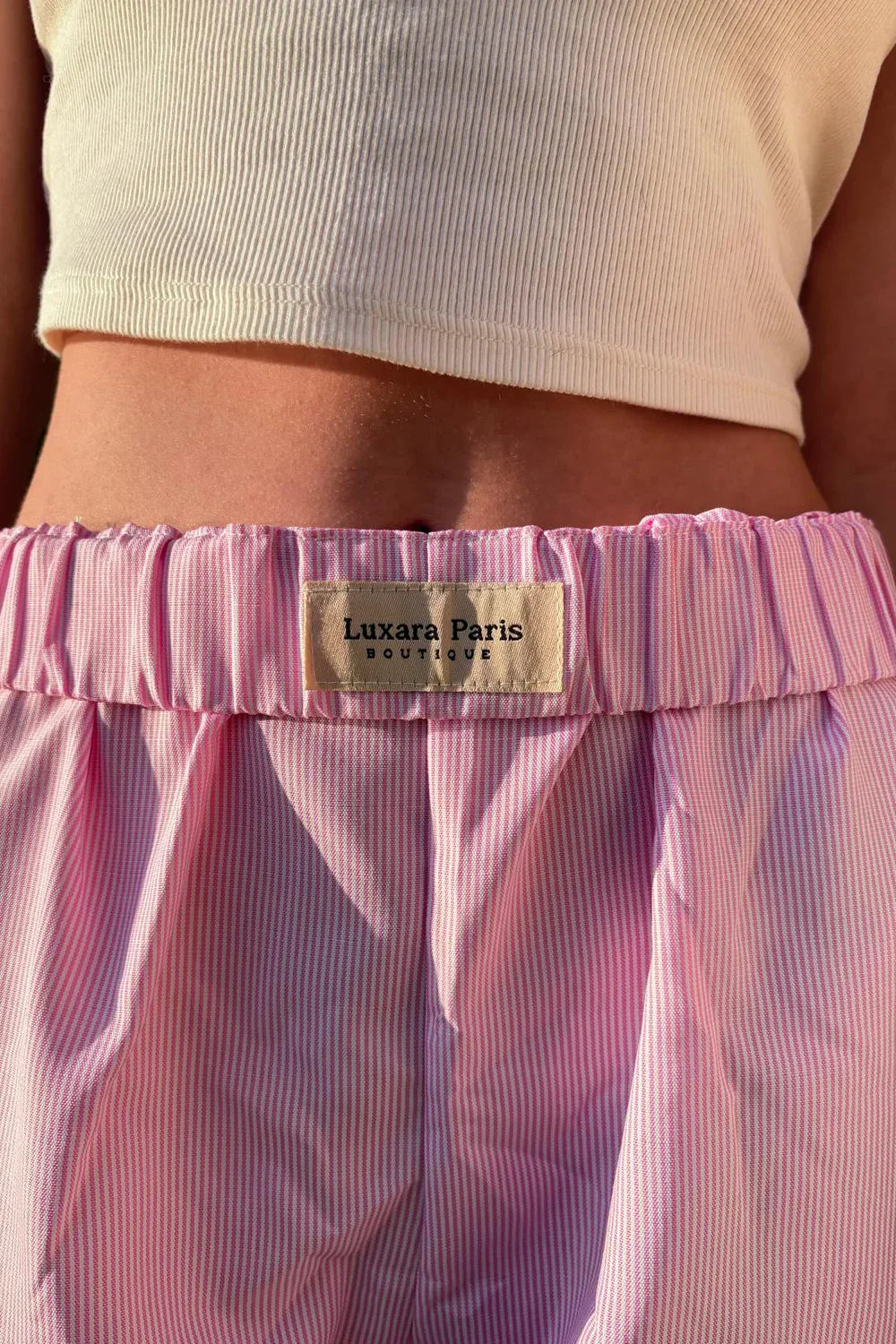 Mira women’s pants with flowing cut and fitted waistband, versatile and comfortable style
