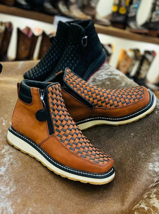 Soren men's ankle boots in a classic style with a structured shape and a durable sole.